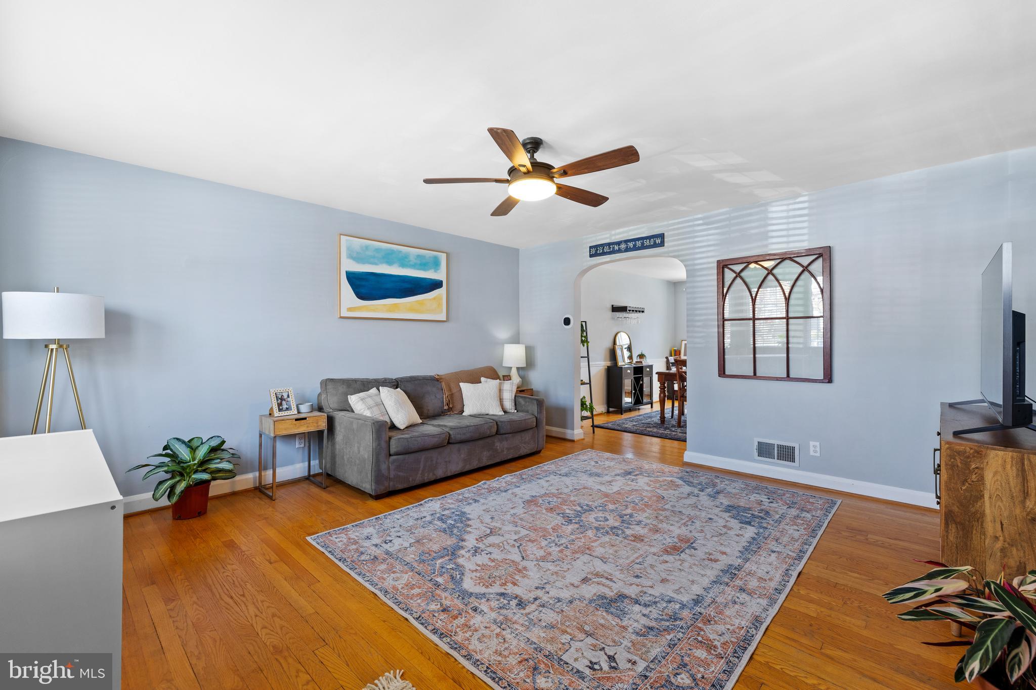 237 Brandon Road Baltimore, MD 21212 - Photo 6 of 27 Living Room