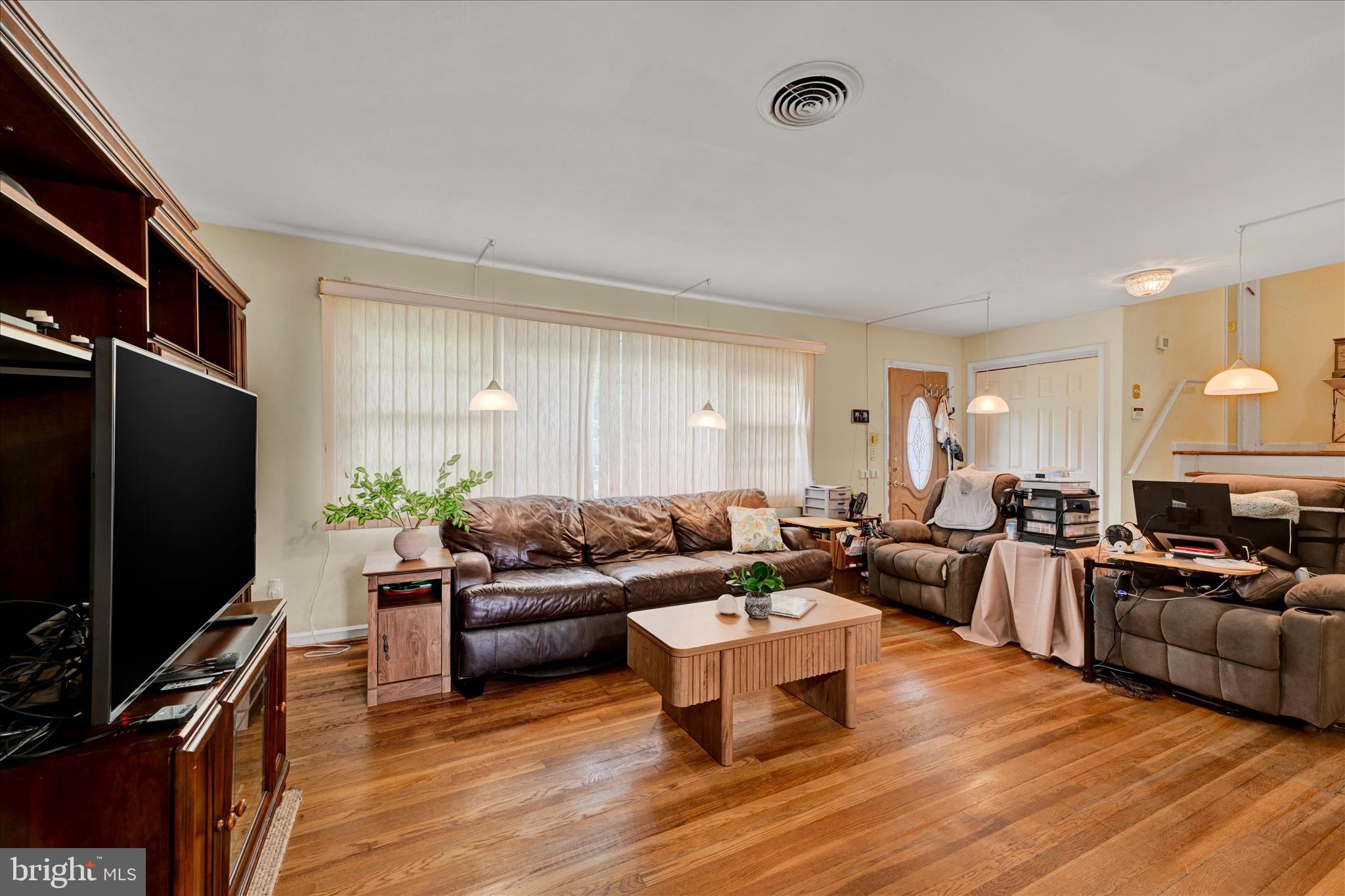 6606 Baythorne Road Baltimore, MD 21209 - Photo 8 of 42