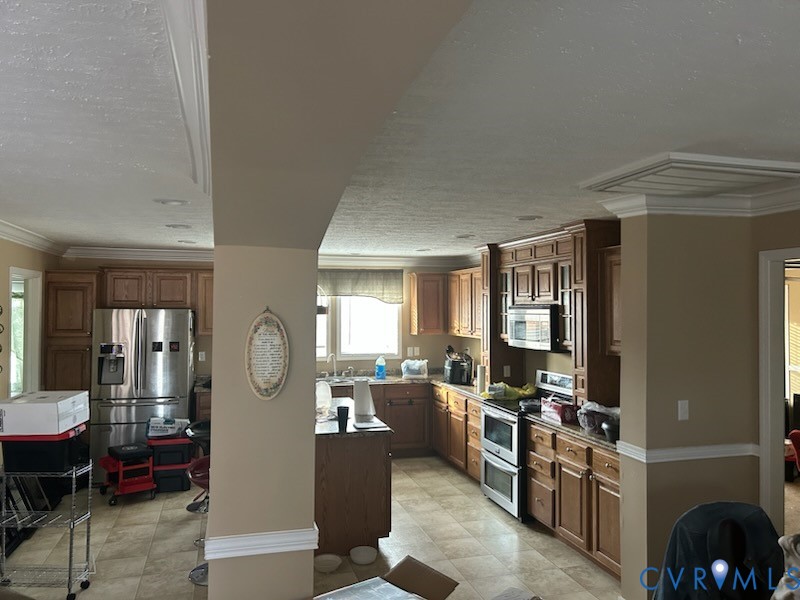 15910 Nobles Road Disputanta, VA 23842 - Photo 2 of 7 Kitchen with appliances with stainless steel finis