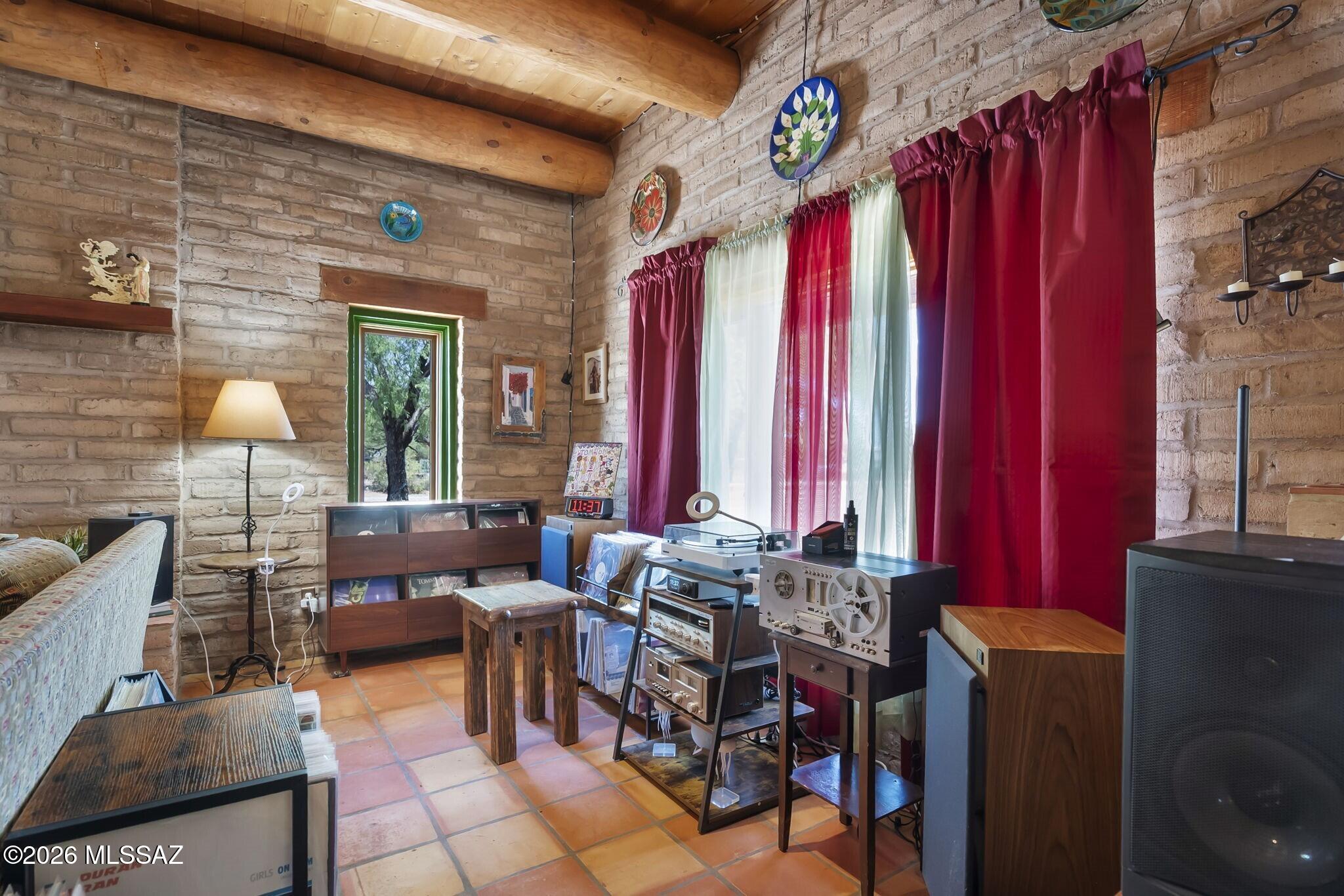 5216 West Arivaca Road Amado, AZ 85645 - Photo 8 of 50 Great Room