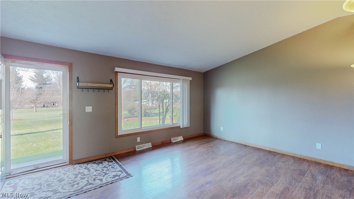 5225 Waterloo Road Atwater, OH 44201 - Photo 7 of 43 Gallery Image 7