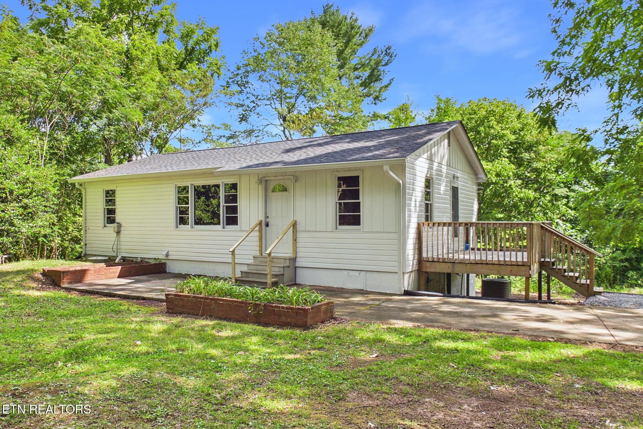 822 Ivory Road Athens, TN 37303 - Photo 1 of 40 Gallery Image 1
