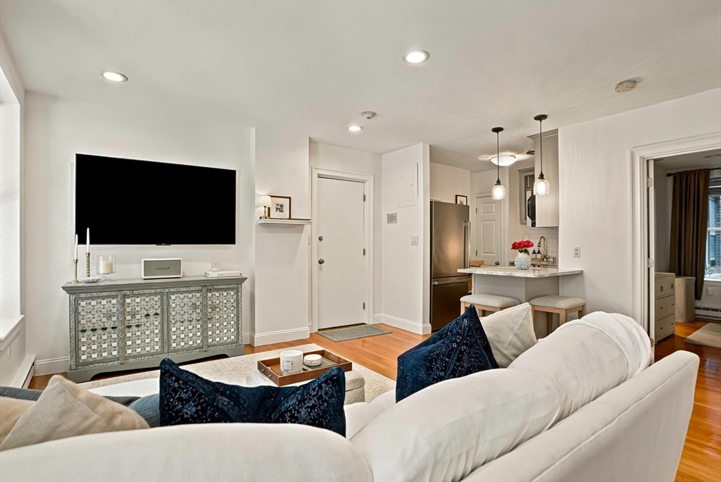 8 Battery Street, Unit 4 Boston, MA 02109 - Photo 16 of 33