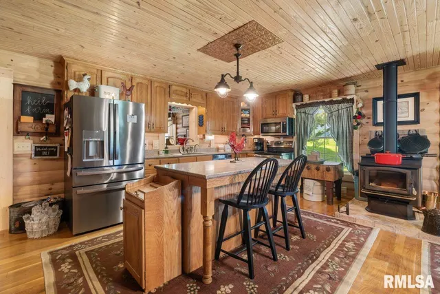 $580,000 | 32 New Home Road, Eddyville, IL 62928