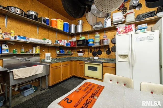 $580,000 | 32 New Home Road, Eddyville, IL 62928