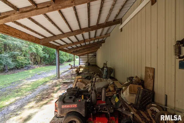 $580,000 | 32 New Home Road, Eddyville, IL 62928