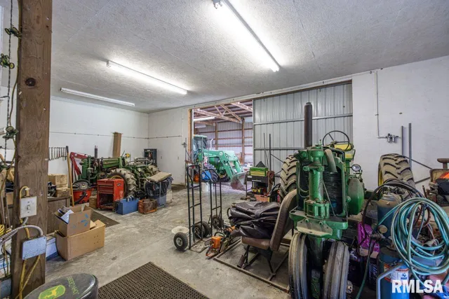 $580,000 | 32 New Home Road, Eddyville, IL 62928