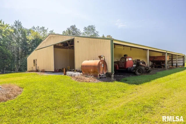 $580,000 | 32 New Home Road, Eddyville, IL 62928