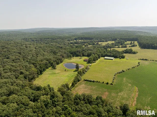 $580,000 | 32 New Home Road, Eddyville, IL 62928