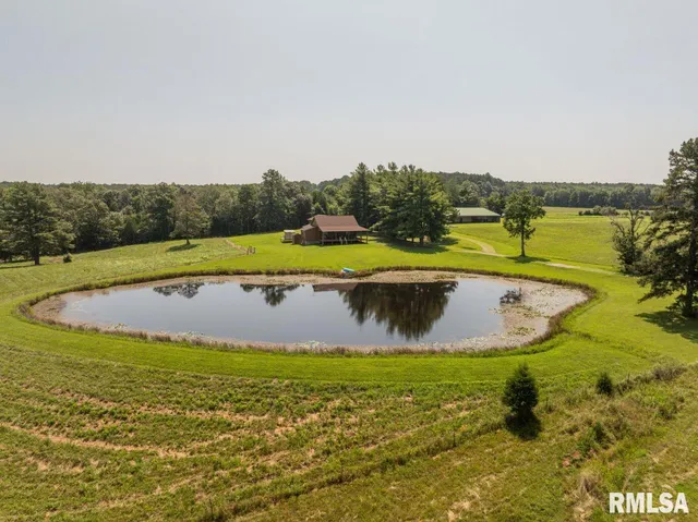 $580,000 | 32 New Home Road, Eddyville, IL 62928