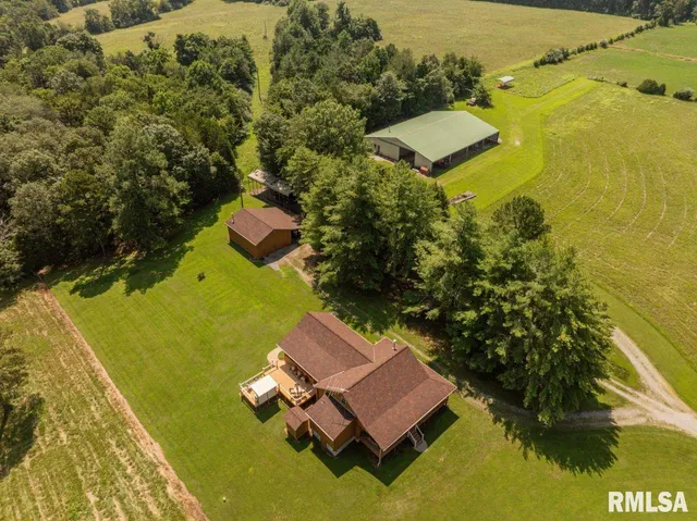 $580,000 | 32 New Home Road, Eddyville, IL 62928