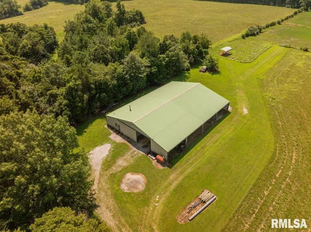 $580,000 | 32 New Home Road, Eddyville, IL 62928