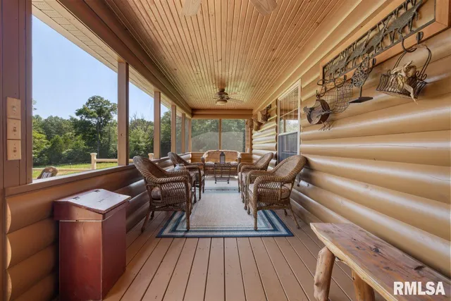 $580,000 | 32 New Home Road, Eddyville, IL 62928