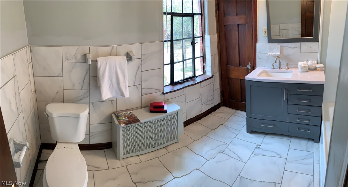 3542 Edison Road Cleveland, OH 44121 - Photo 16 of 34