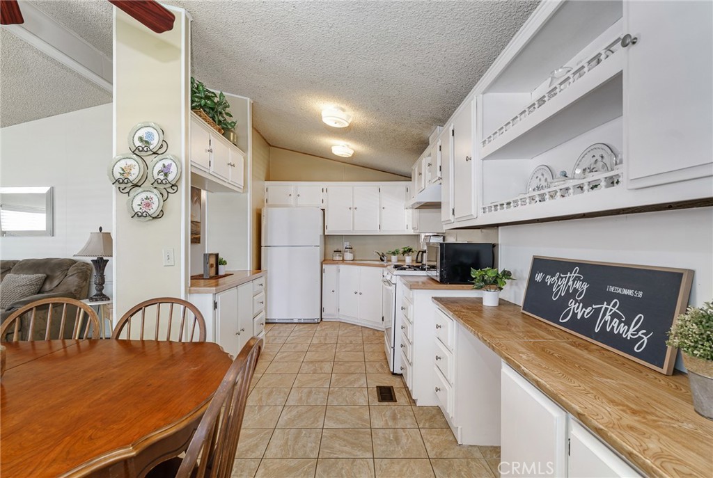 2598 Ayala Drive, Unit 42 Rialto, CA 92377 - Photo 11 of 29