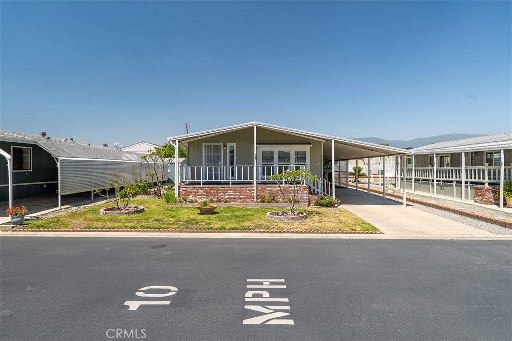 2598 Ayala Drive, Unit 42 Rialto, CA 92377 - Photo 2 of 29