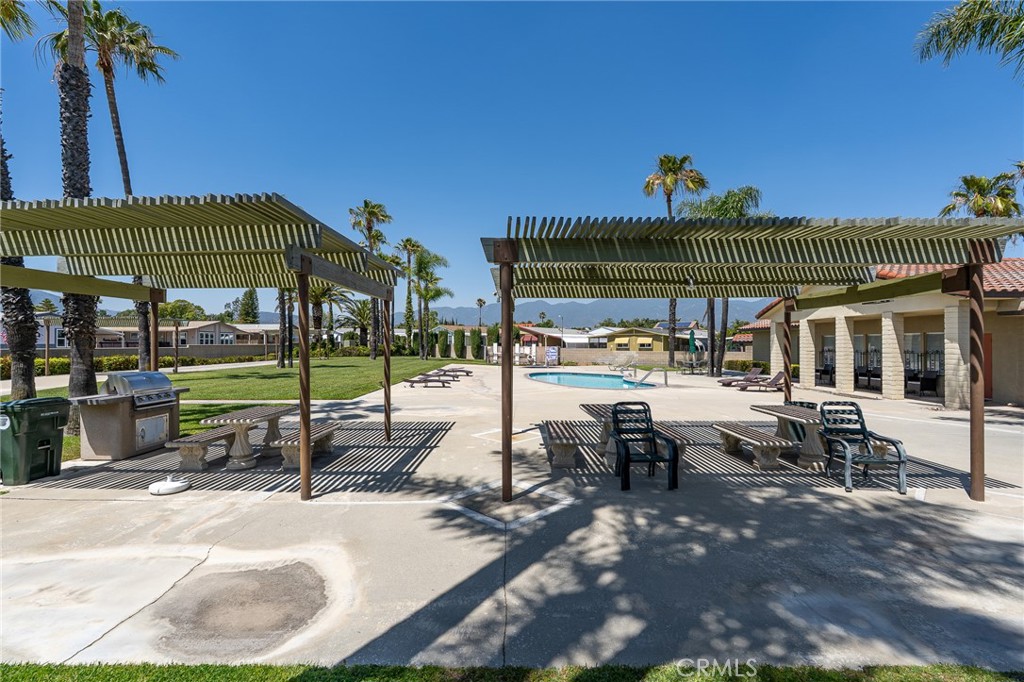2598 Ayala Drive, Unit 42 Rialto, CA 92377 - Photo 29 of 29 Community Area