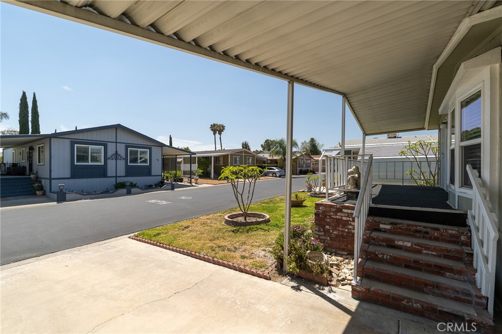 2598 Ayala Drive, Unit 42 Rialto, CA 92377 - Photo 4 of 29