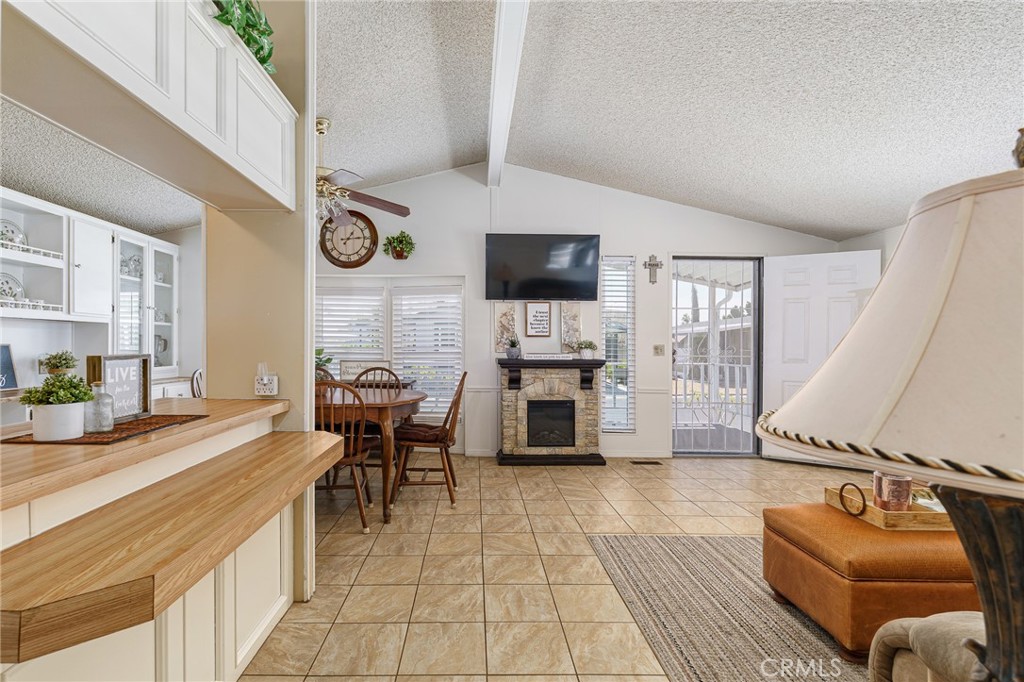 2598 Ayala Drive, Unit 42 Rialto, CA 92377 - Photo 7 of 29