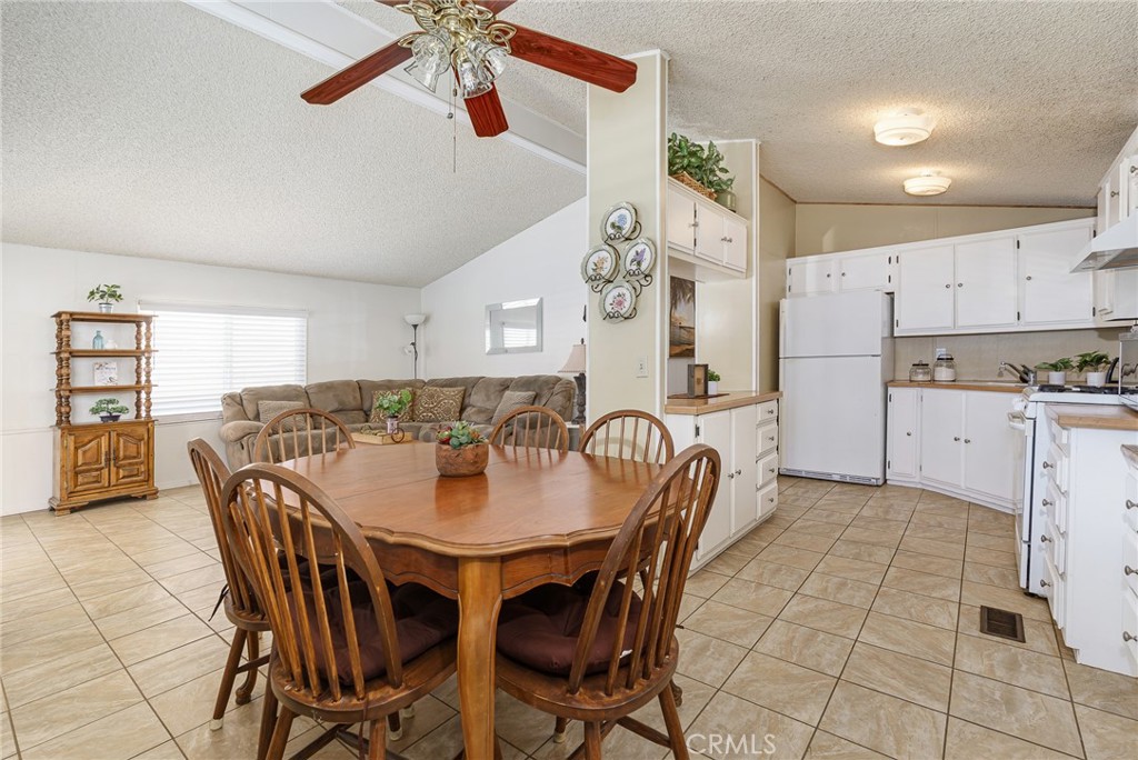 2598 Ayala Drive, Unit 42 Rialto, CA 92377 - Photo 10 of 29