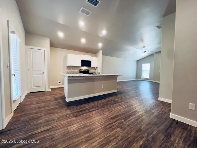 $1,599 | 2121 North Avenue L, Lubbock, TX 79403