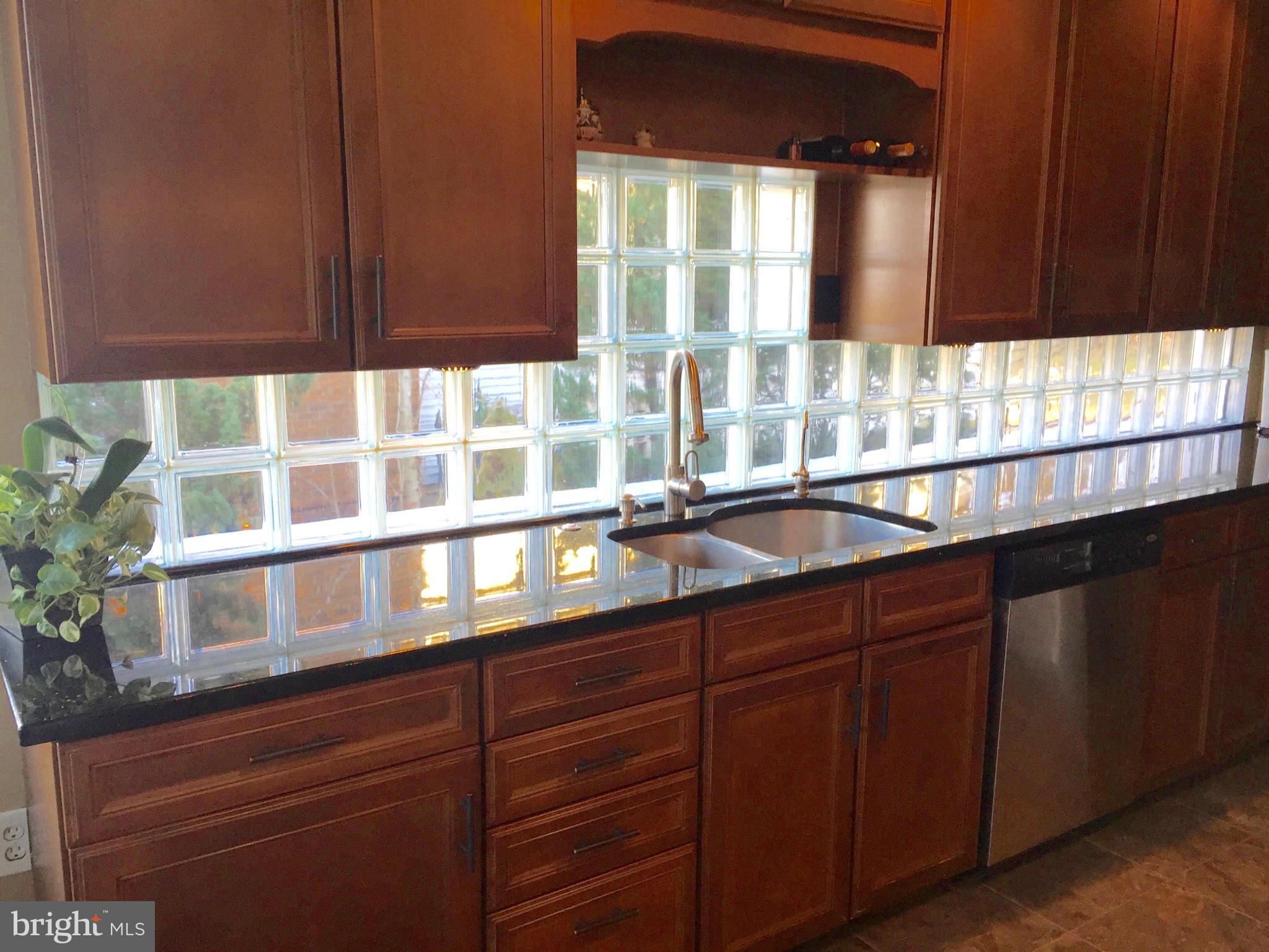 2025 Bay Road Pasadena, MD 21122 - Photo 6 of 30 Distinctive Backsplash