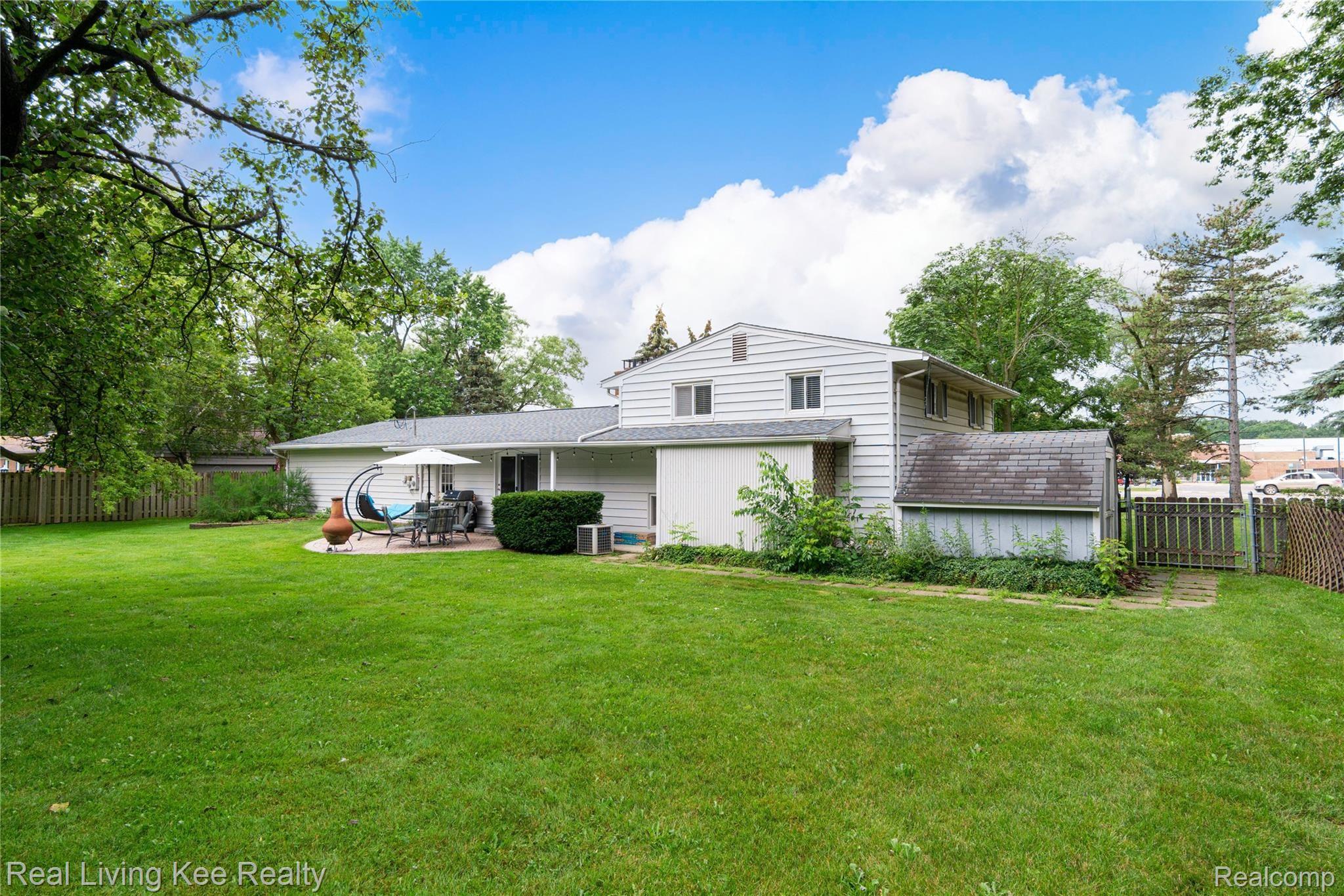 1088 North Adams Road Rochester, MI 48306 - Photo 4 of 49 Exteriors (4 of 10).jpg