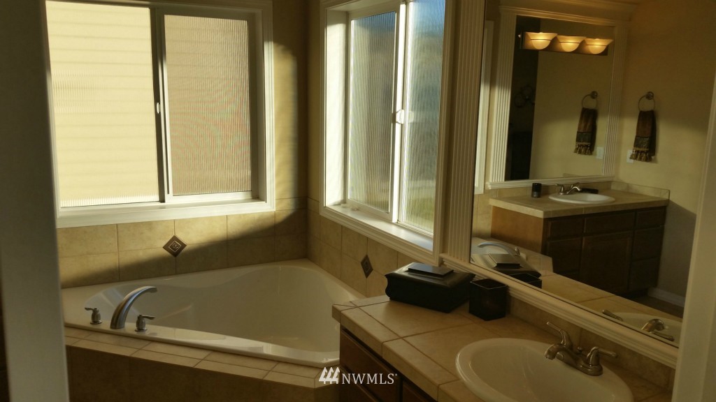 4118 215th Street Southeast Bothell, WA 98021 - Photo 15 of 16