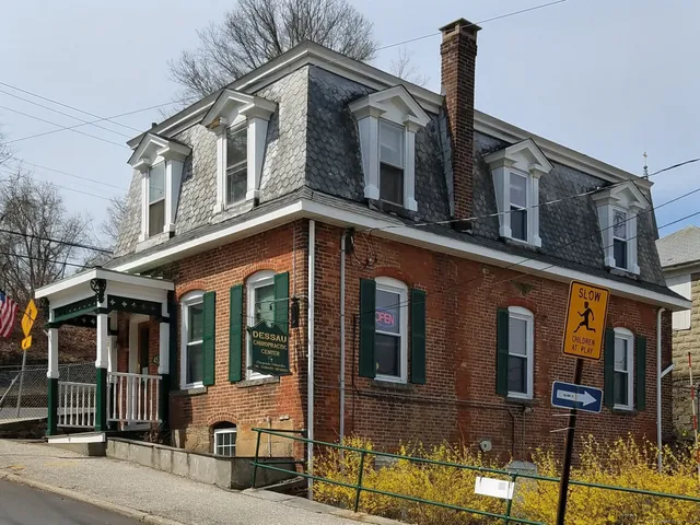 $1,400 | 45 White Street, Shelton, CT 06484