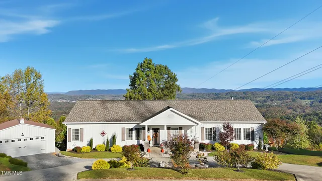 $515,000 | 4886 Eagle Pointe Drive, Kingsport, TN 37664