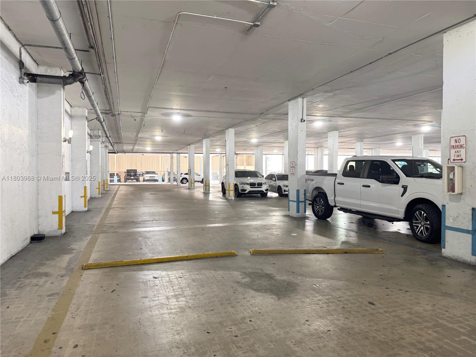 13499 Biscayne Boulevard, Unit 702 North Miami, FL 33181 - Photo 27 of 31 a view of parking area