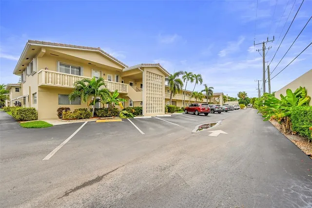 $145,000 | 2111 Northeast 42nd Court, Unit 201W, Lighthouse Point, FL 33064