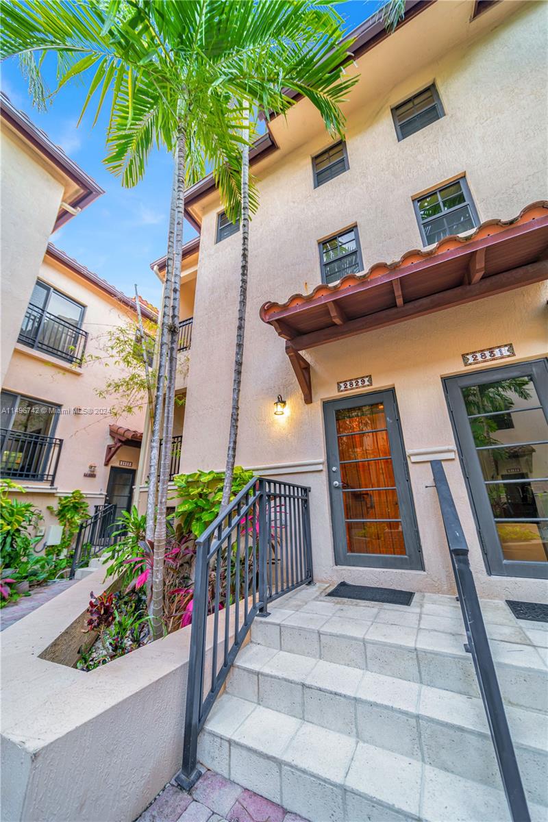 2829 Coconut Avenue, Unit 2829 Miami, FL 33133 - Photo 6 of 28 a front view of a house