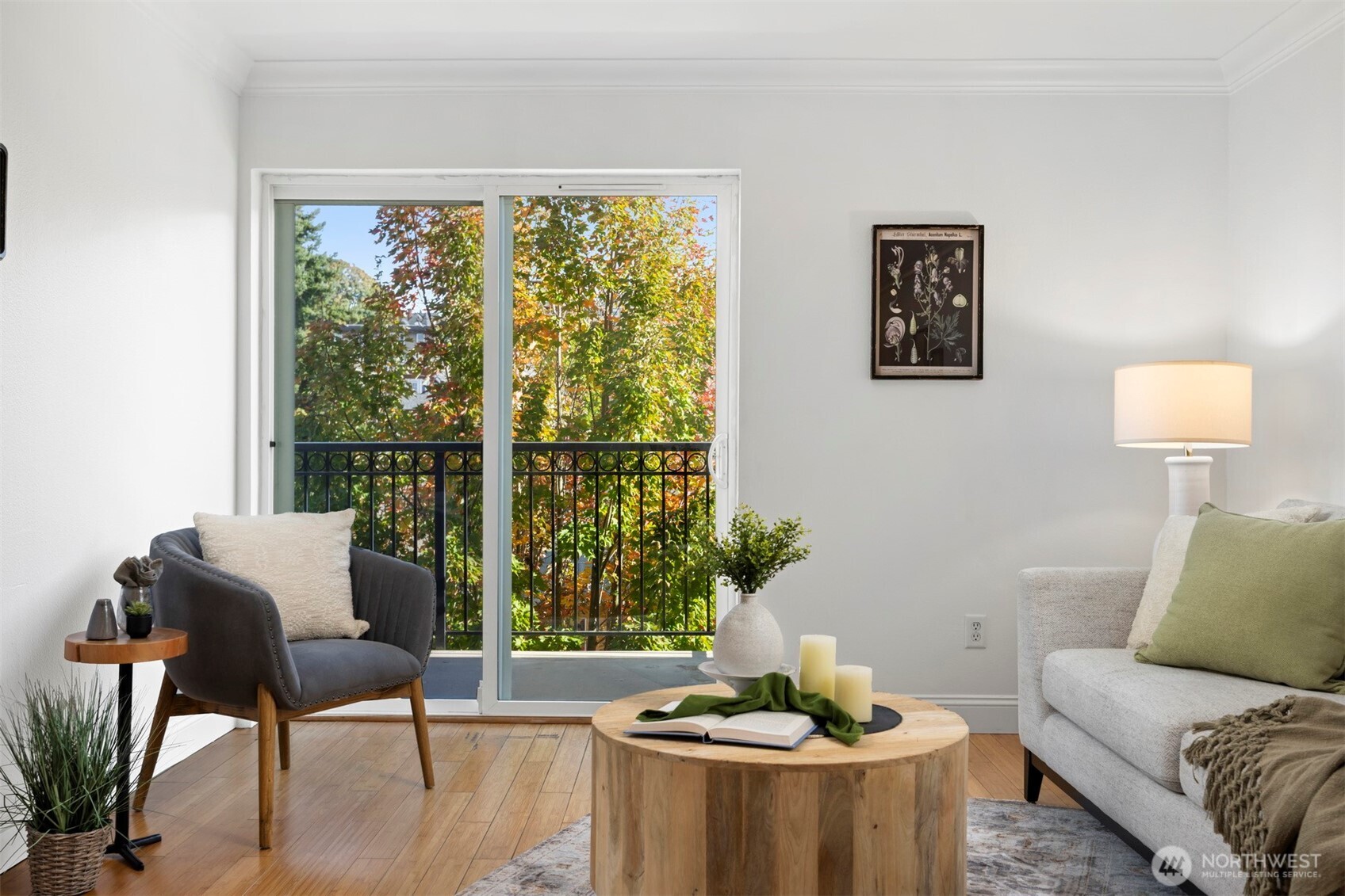 1001 North State Street, Unit 403 Bellingham, WA 98225 - Photo 22 of 34 a living room with furniture and a window