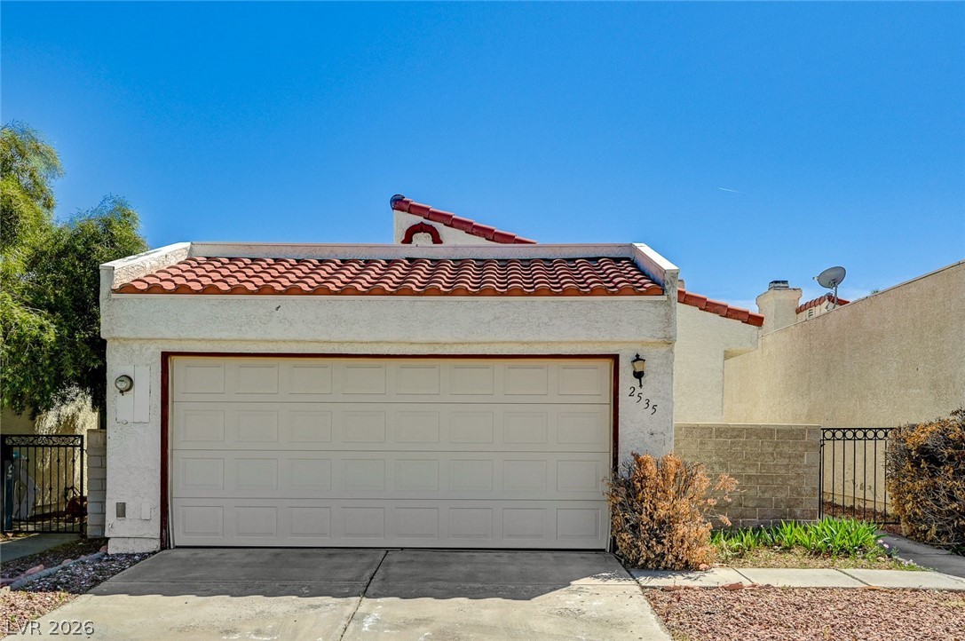 2535 Castlesands Way Las Vegas, NV 89121 - Photo 3 of 23