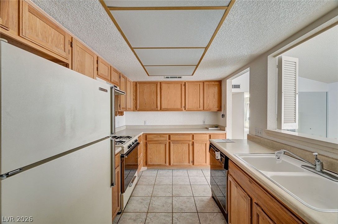 2535 Castlesands Way Las Vegas, NV 89121 - Photo 9 of 23