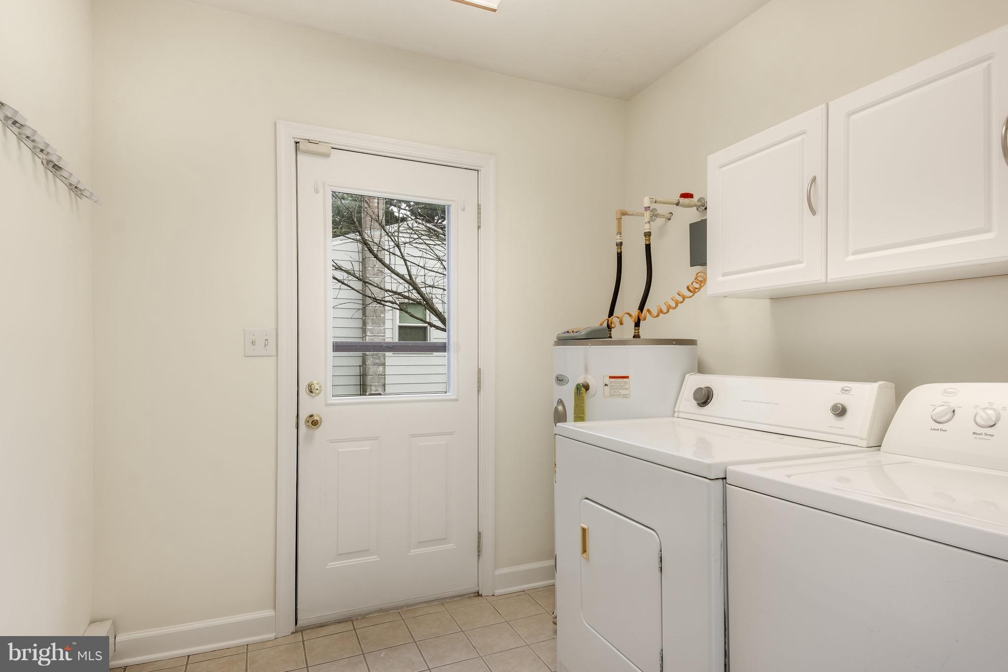 202 West Railroad Street Ridgely, MD 21660 - Photo 15 of 30 Great utility/mudroom, ceramic tile!