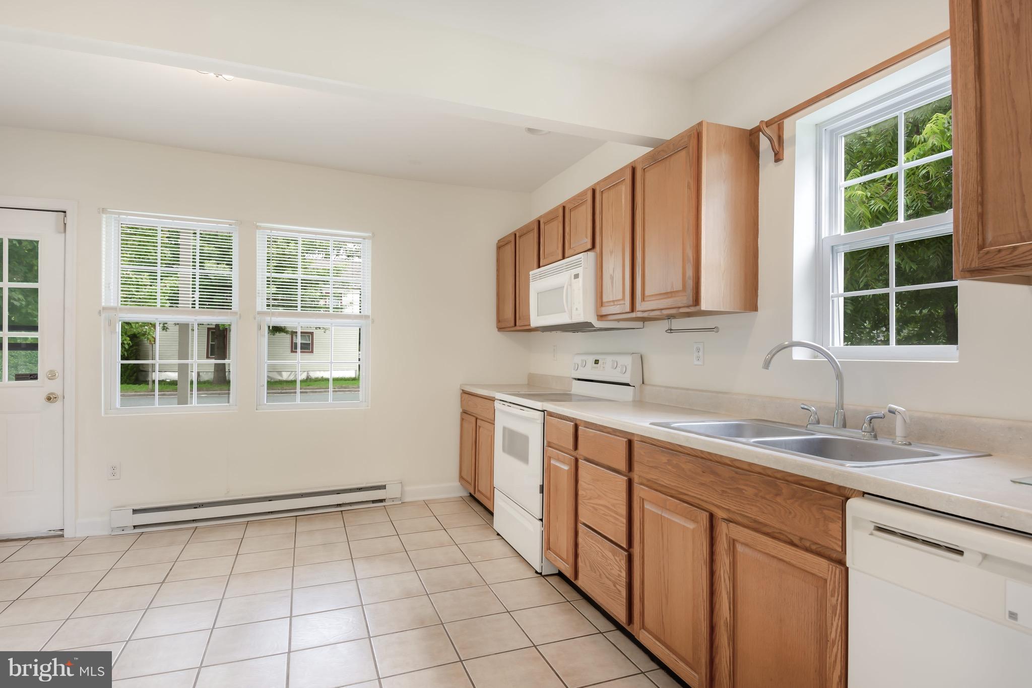 202 West Railroad Street Ridgely, MD 21660 - Photo 8 of 30 Kitchen