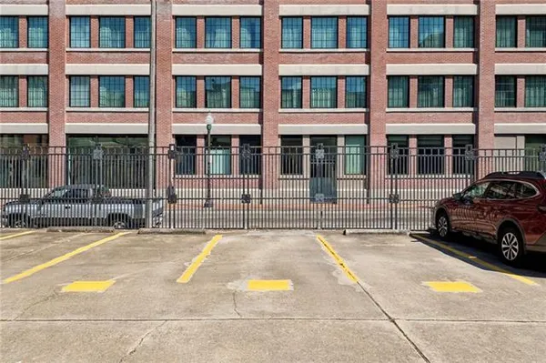 $3,000 | 333 Julia Street, Unit 520, New Orleans, LA 70130