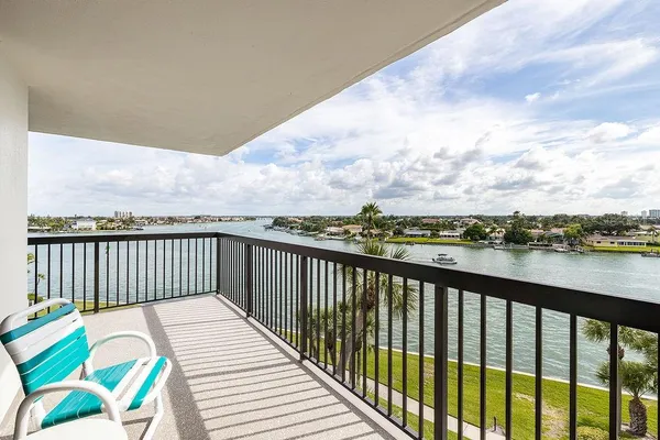 $3,800 | 9425 Blind Pass Road, Unit 508, St. Pete Beach, FL 33706