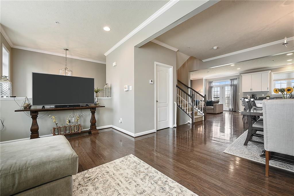 37 Truman Circle McKees Rocks, PA 15136 - Photo 5 of 25 Gallery Image 5