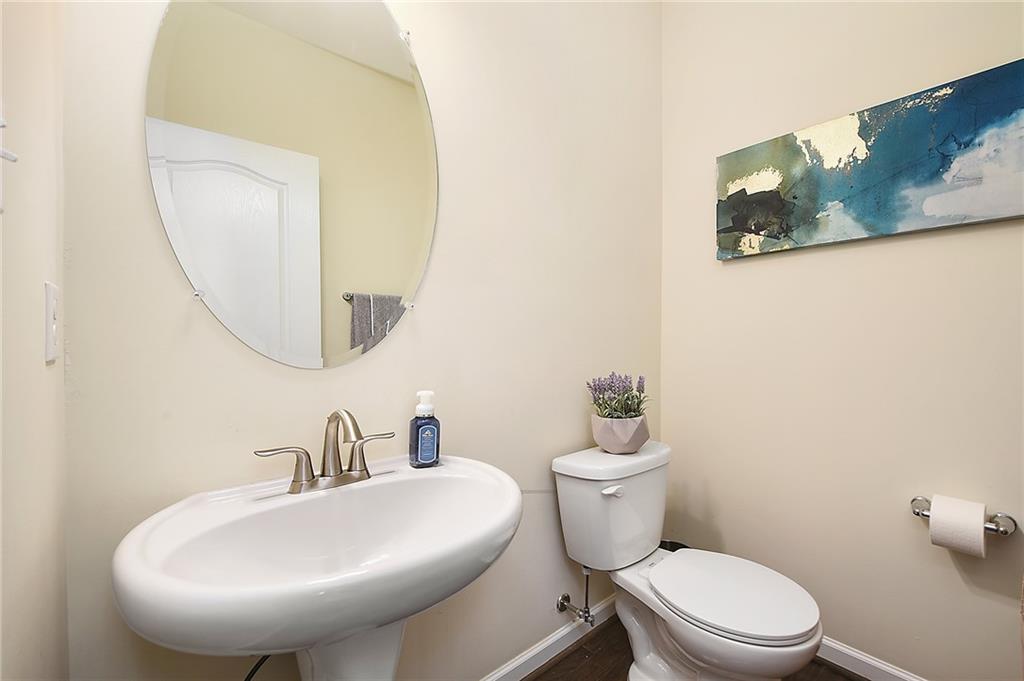 37 Truman Circle McKees Rocks, PA 15136 - Photo 6 of 25 Gallery Image 6