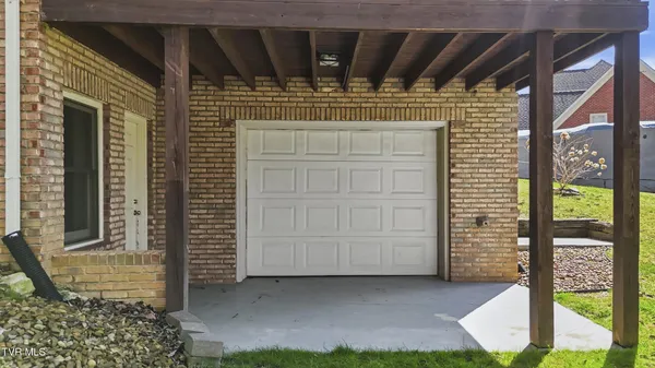 $799,000 | 1054 Colonial Drive, Morristown, TN 37814