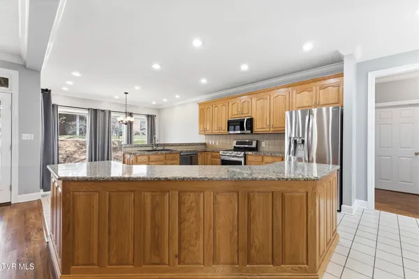 $799,000 | 1054 Colonial Drive, Morristown, TN 37814