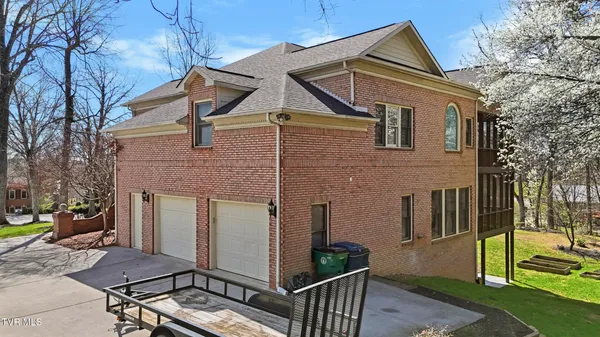 $799,000 | 1054 Colonial Drive, Morristown, TN 37814
