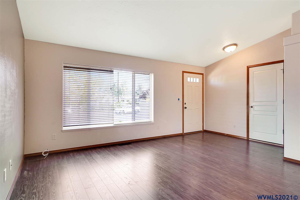 2172 Del Rio Avenue Southeast Albany, OR 97322 - Photo 8 of 32 Gallery Image 8