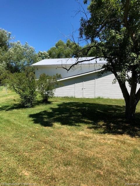 2297 Farnsworth Road Lapeer, MI 48446 - Photo 2 of 26 IMG_2312.jpg