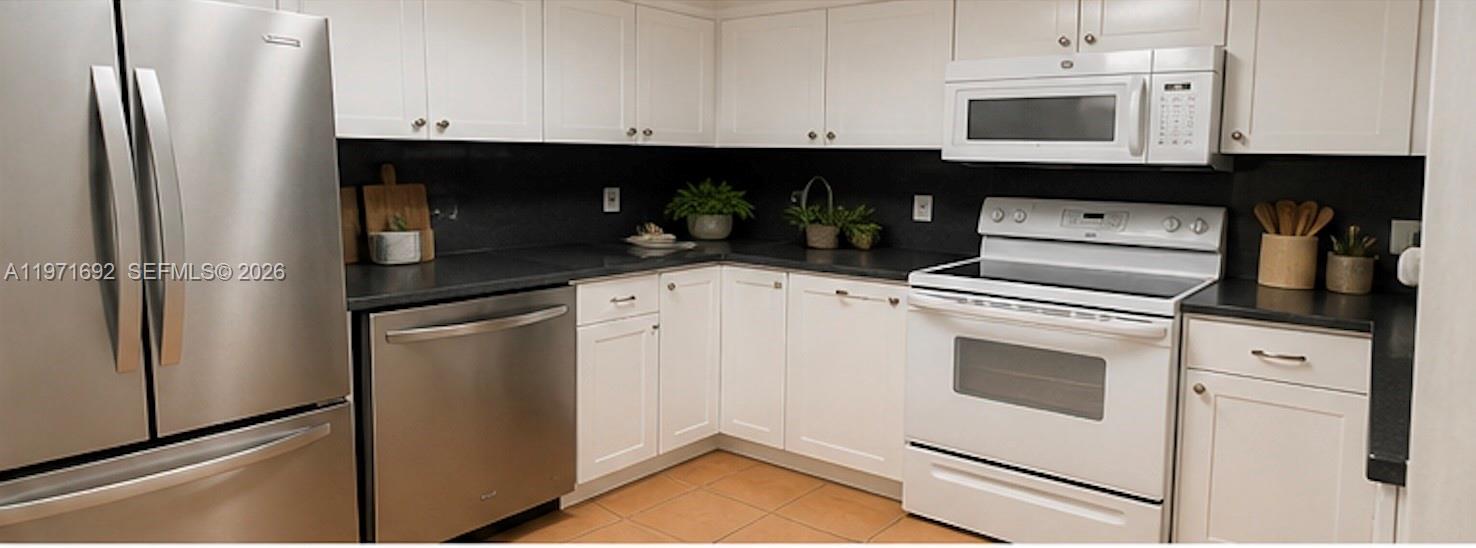 9001 Southwest 94th, Unit 113 Miami, FL 33176 - Photo 5 of 15 Kitchen