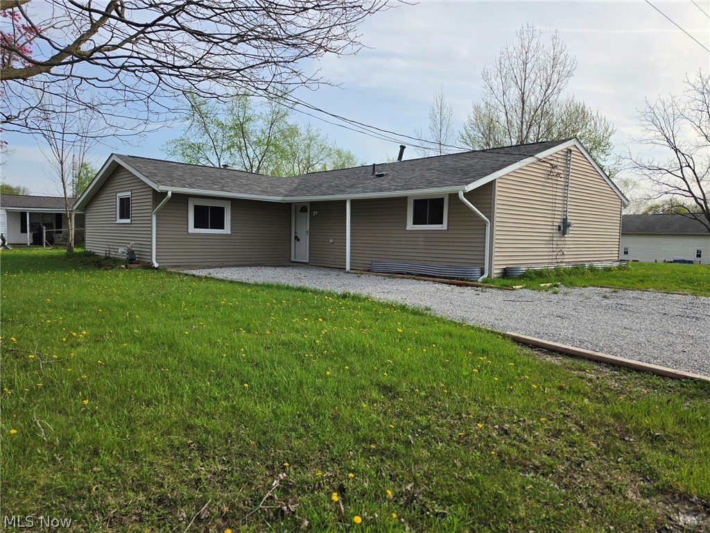 10306 Winthrop Road Mantua, OH 44255 - Photo 3 of 31