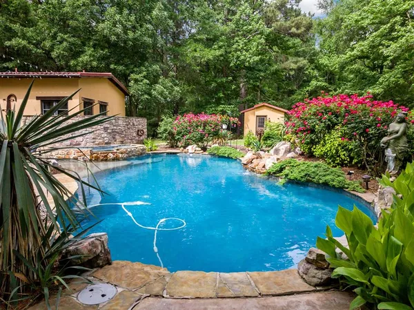 $1,200,000 | 660 County Road 1334, Pittsburg, TX 75686